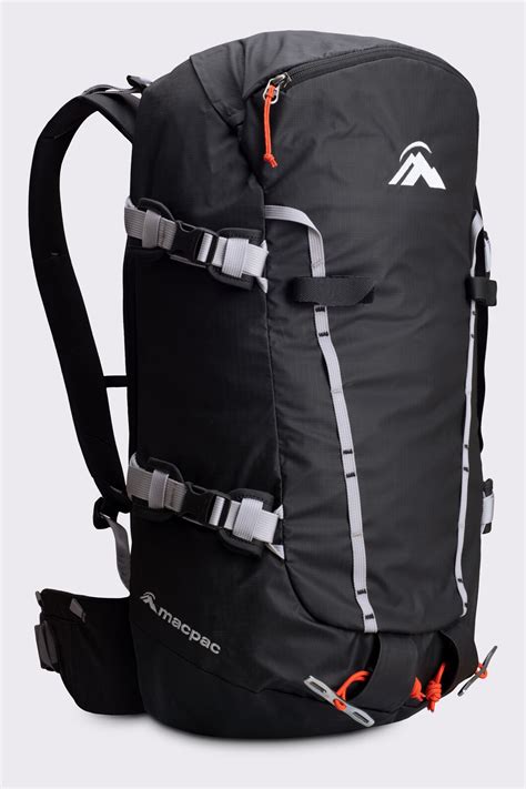 macpac 30l backpack.